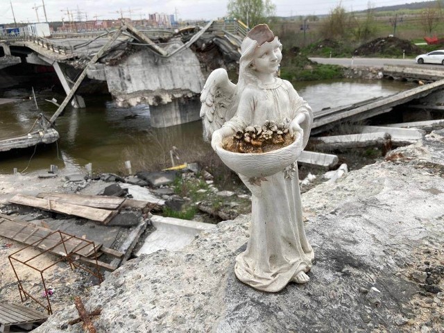 Łukasz Drewa podkreśla, że to, co zobaczył w zniszczonych miastach Ukrainy, wstrząsnęło nim
