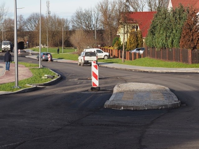 Mieszkańcy wypytują o koniec remontu tej drogi już od dłuższego czasu.