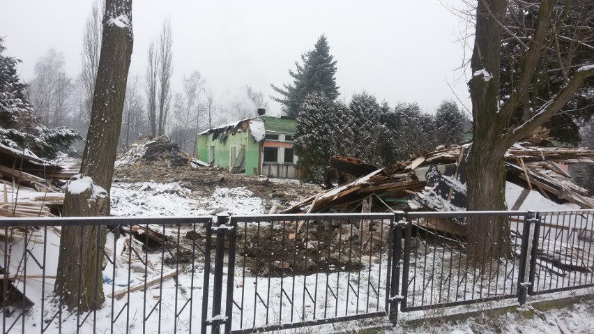 Jaworzno: rozpoczęła się rozbiórka przedszkola na Łubowcu