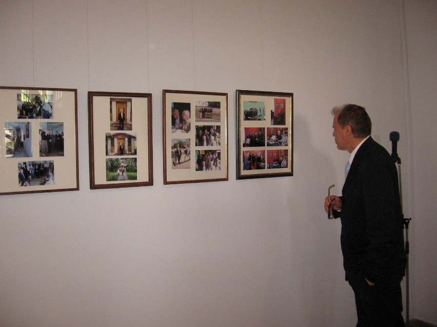 Na wystawie są zdjęcia ukazujące pobyt Edwarda Kossoya w...