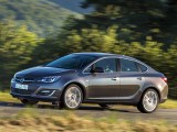 Nadjeżdza nowy Opel Astra 