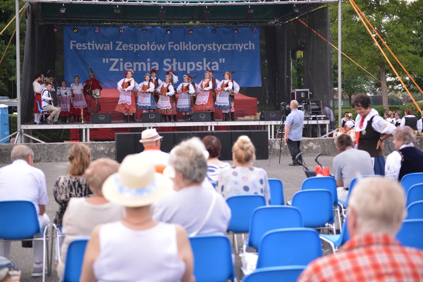 W niedzielę odbył się II Festiwal Zespołów Folklorystycznych...