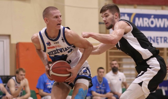 Maciej Puchalski rzucił ponad jedną trzecią punktów dla nadsańskiego zespołu