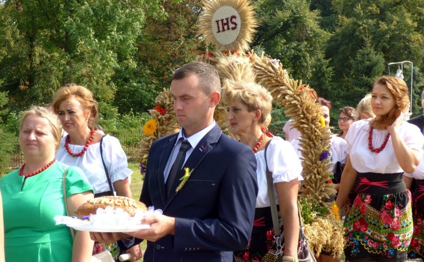 Powiat kazimierski podziękował za plony. Dożynki w Rogowie na szóstkę!