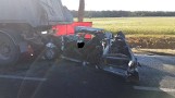 Wypadek koło Opalenicy - citroen został kompletnie zmiażdżony przez dwa inne samochody [ZDJĘCIA]