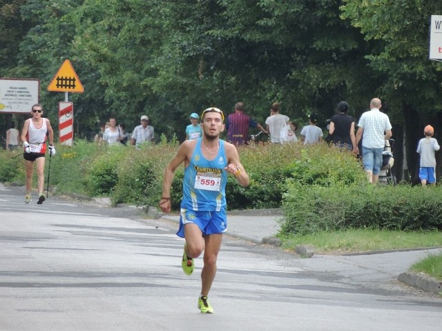 Zwycięzcą pierwszej Janikowskiej Dyszki został Anton Potocki z Ukrainy. Odległość 10 km pokonał w czasie 00:30:58.