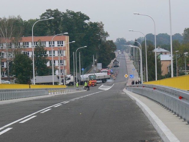 &#8211; W ramach przebudowy ciągu drogi wojewódzkiej 871 relacji Tarnobrzeg - Stalowa Wola wybudowano wiadukt, który kosztował ponad 21 milionów złotych.