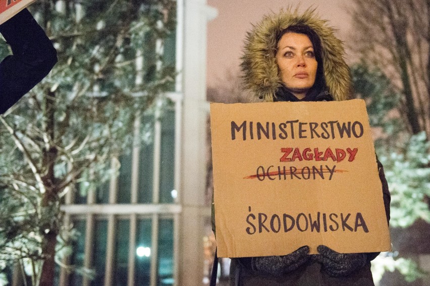 Protest przeciw odstrzałowi dzików pod Sejmem (9/01/2019)