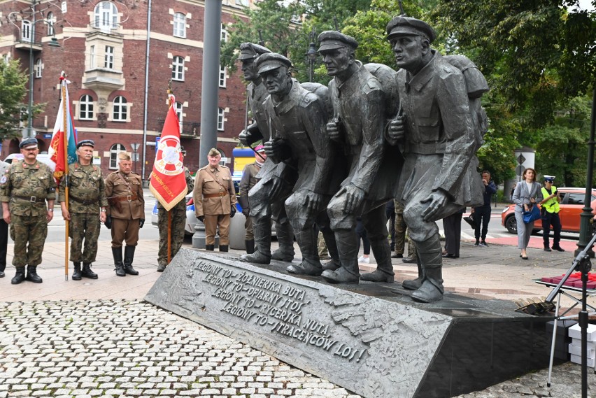 W 86. rocznicę usypania Kopca Józefa Piłsudskiego ulicami Krakowa przeszedł Marsz Szlakiem I Kompanii Kadrowej