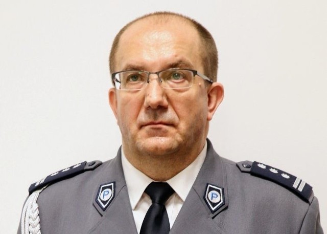  Na kolejnych slajdach oświadczenie majątkowe  Ryszarda Komańskiego, szefa Komendy Powiatowej Policji w Sandomierzu >>>>