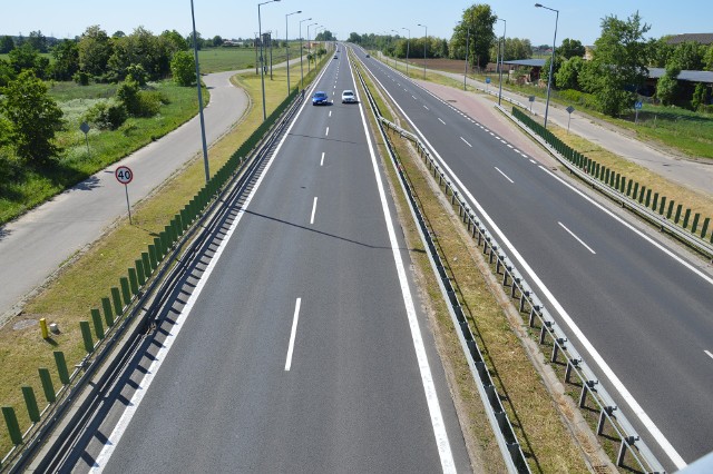 Tak wygląda odcinek obwodnicy Stalowej Woli na wysokości osiedla Rozwadów, wkótce ruszy budowa kolejnych odcinków