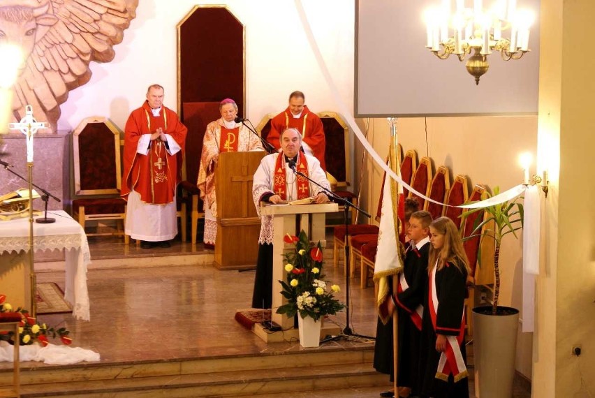 Wizyta biskupa Henryka Tomasika w dzień odpustu w Lubieni 