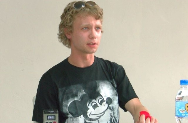 Aleksandr Łoktajew na piątkowej konferencji w siedzibie klubu