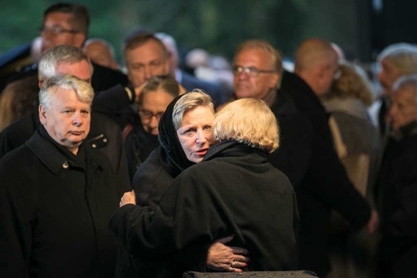 Na pogrzebie Andrzeja Wajdy była cała Polska [ZDJĘCIA, WIDEO]