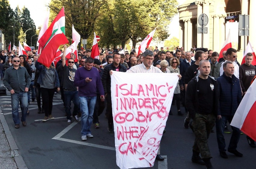 "Szczecin wolny od islamu". Protest przeciw imigrantom [wideo]