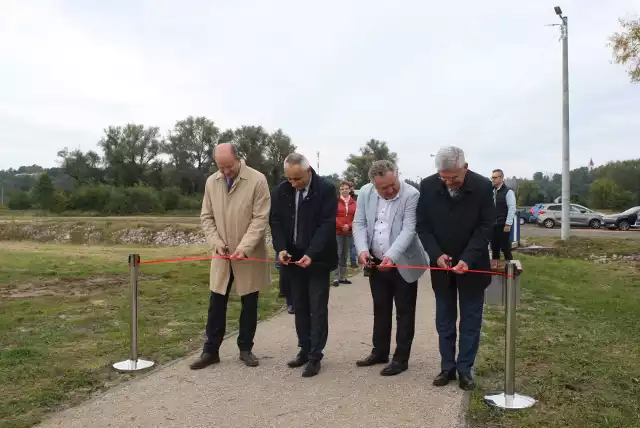 Uroczyste otwarcie pierwszego etapu inwestycji „Zagospodarowanie terenu nad brzegiem rzeki Pilicy w Nowym Mieście nad Pilicą poprzez budowę Parku Przyrodniczo-Edukacyjnego - Park Nadpiliczny”.