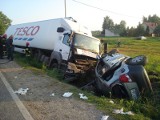 Tragiczny wypadek w Zwoleniu! Osobówka zderzyła się z TIR-em (zdjęcia)