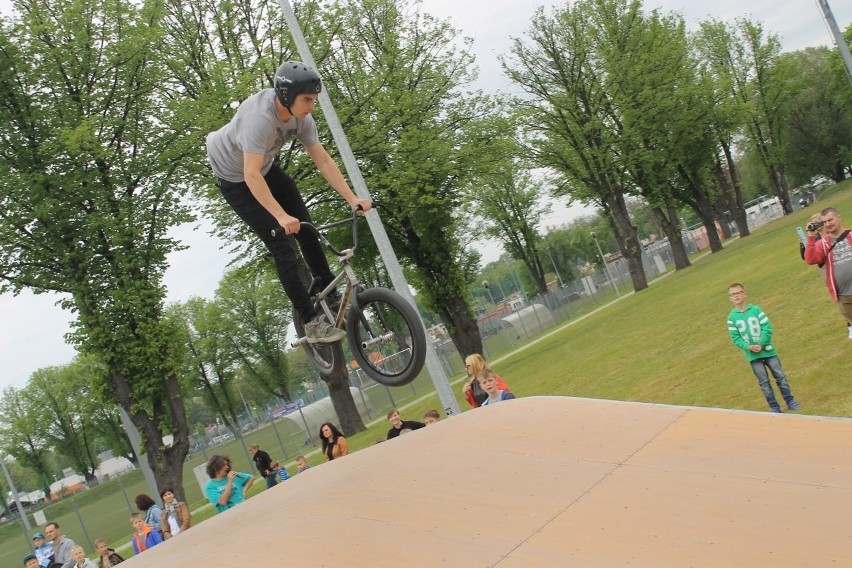 Pokaz ekstremalnej jazdy na skateparku [FOTO]