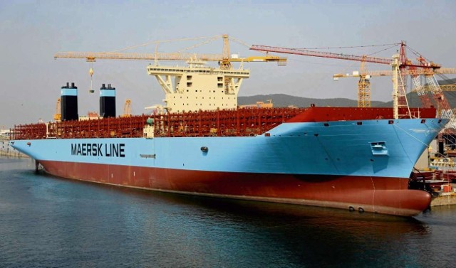 Maersk Mc-Kinney Moller przy nabrzeżu stoczni w Korei Południowej