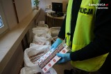 Częstochowa: Policja przejęła dużą partię nielegalnych papierosów i tytoniu ZDJĘCIA
