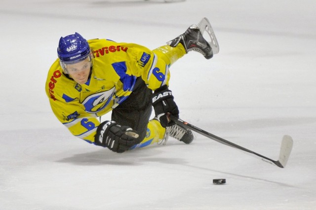 Orlik opole polska liga hokeja hokej sport fot. oliwer kubus n/z sebastian szydlo