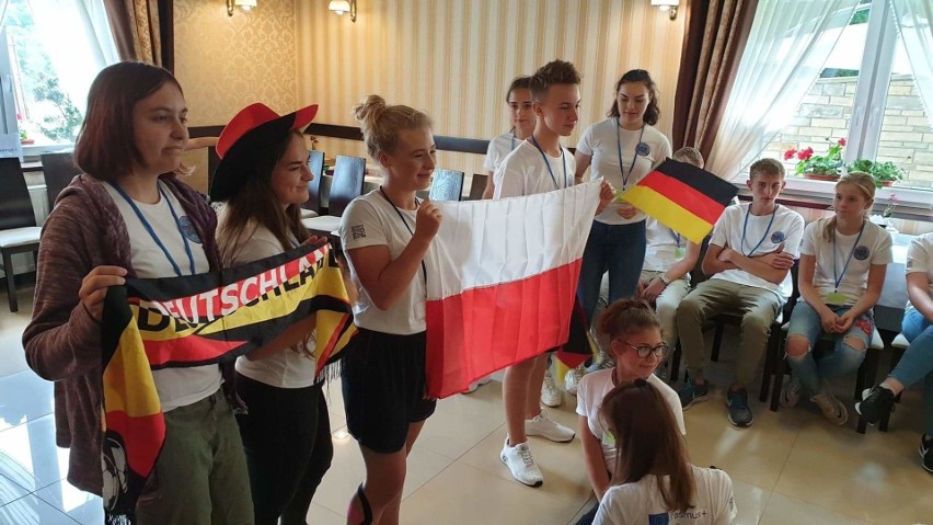 Uczniowie starachowickiej szkoły na międzynarodowym spotkaniu w Krynicy-Zdroju (ZDJĘCIA)