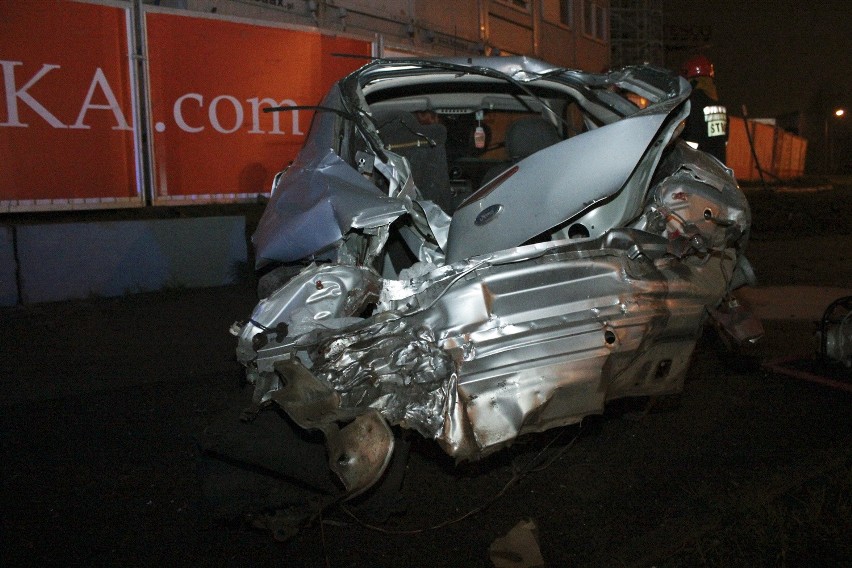 Wypadek na Rokicińskiej. Pijany kierowca staranował latarnię [ZDJĘCIA+FILM]