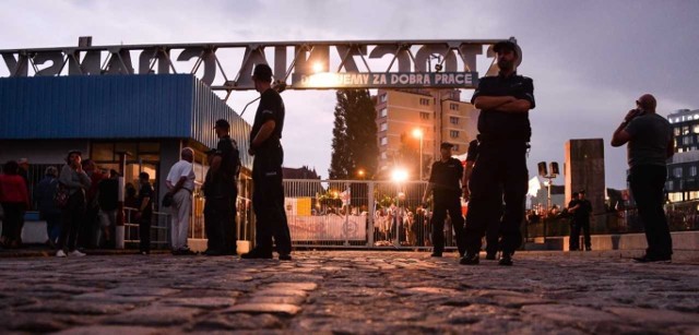 Sytuacja z podzielonymi obchodami podpisania Porozumień Sierpniowych trwa już od dość długiego czasu. W ub. roku Solidarność i KOD rozdzielała słynna stoczniowa brama