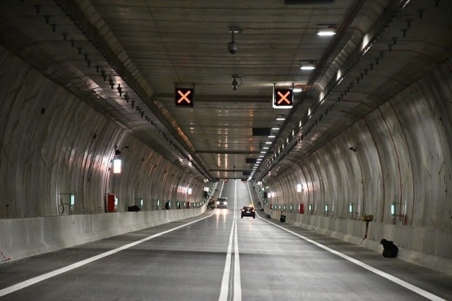 Otwarty niedawno tunel pod Świną oficjalnej nazwy nie ma