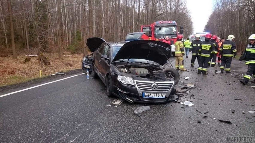 Na trasie Opole - Kluczbork zderzyły się trzy samochody.