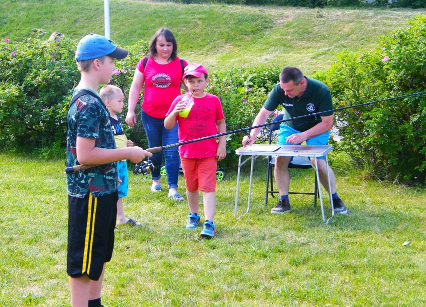 Ostrów Mazowiecka. Festyn Wędkarski z okazji Dnia Dziecka. Zwycięzca złowił rybę o wadze prawie 4,5 kg! 11.06.2022