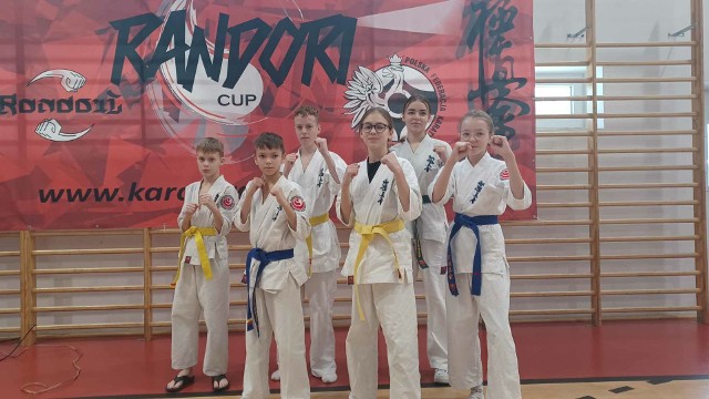 Zawodnicy Sandomierskiego Klubu Karate zajęli czołowe miejsca na zawodach w Radomsku.