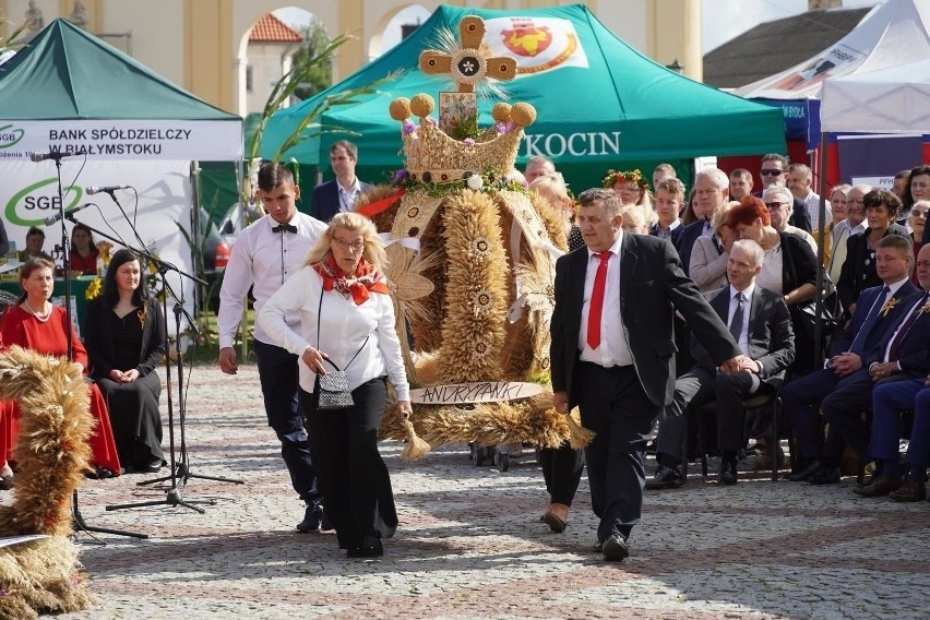 Dożynki Wojewódzkie 2022. Władze regionu zapraszają KGW do wzięcia udziału w konkursie na najładniejsze stoisko dożynkowe [ZDJĘCIA]