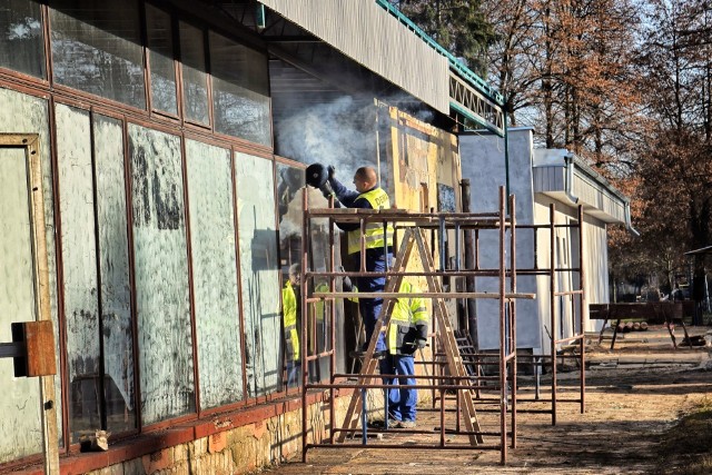 Podczas remontu jednego z większych budynków siedziby Powiatowego Zakładu Aktywności Zawodowej w Stykowie