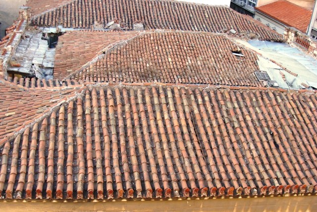 To, czy na remont dachu będzie potrzebne pozwolenie na budowę, zależy od zakresu prac. W niektórych przypadkach wystarczy zgłoszenie prac budowlanych.