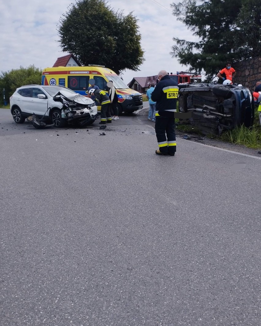 Wypadek w Rącznej. Zderzyły się dwa samochody. Jedna osoba została ranna