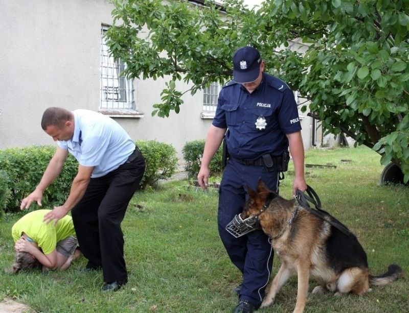 Dzieci odwiedziły policjantów (zdjęcia)