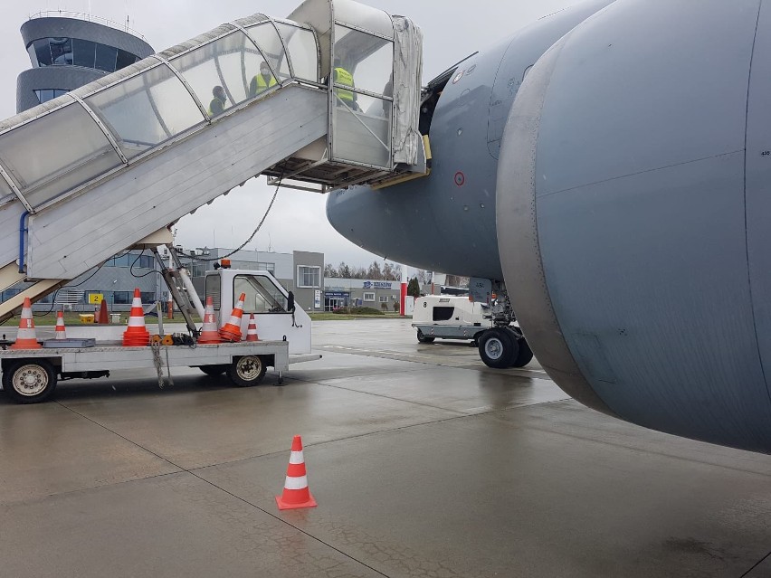 Samolot Luftwaffe Airbus A310 MedEvac przyleciał do podrzeszowskiej Jasionki po rannych z Ukrainy [ZDJĘCIA]