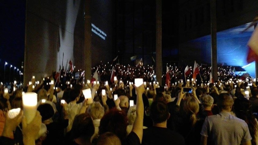 Protest przed Sądem Okręgowym w Katowicach 3xVETO W niedzielę tysiąc osób ZDJĘCIA + WIDEO