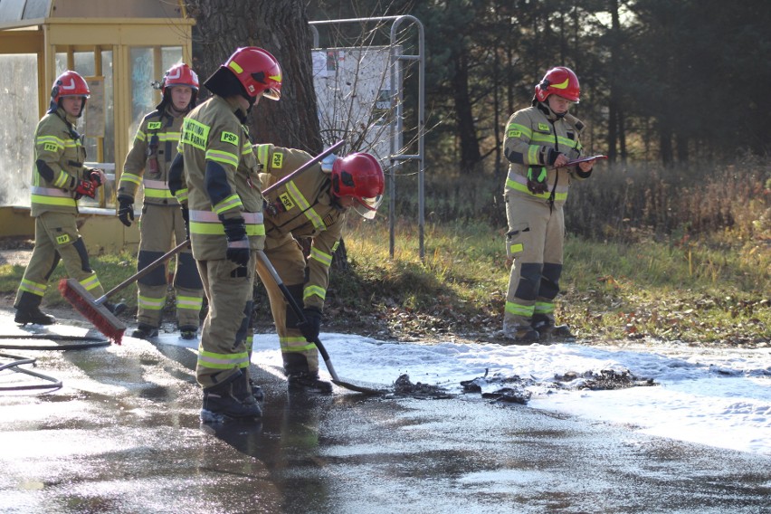 Pożar samochodu osobowego w Olkuszu (15.11.2022)