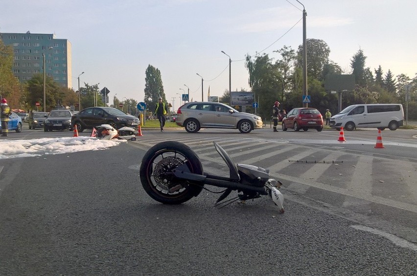 Wrocław: Wypadek na Borowskiej. Motocykl w częściach. Duże utrudnienia!