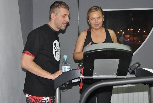 Marzena Czapelska na bieżni pod okiem trenera Marcina Rosy