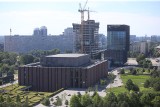Biurowiec KTW II jest już wyższy od KTW I. Zrównały się w lipcu 2020. Oto najwyższy budynek Katowic w budowie. Jest obok Spodka i ronda