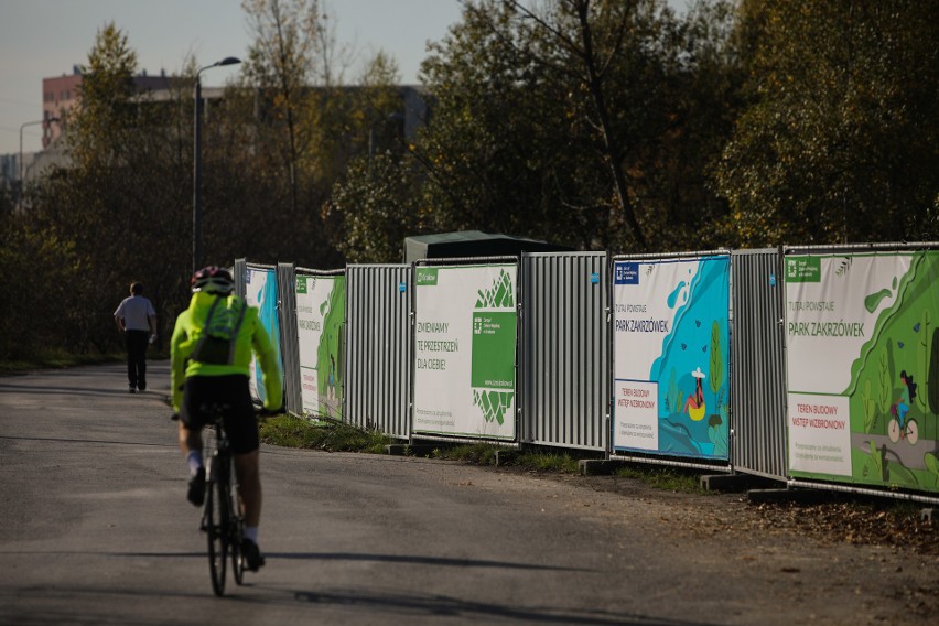 Kraków. Na Zakrzówku powstaje park. Zobacz, jak robotnicy zabezpieczają ściany kamieniołomu [NOWE ZDJĘCIA]