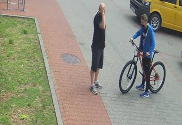 Sklep sprint-rowery.pl został okradziony przez dwudziestokilkuletniego mężczyznę. Właściciel Centrum Rowerowego Sprint w Białymstoku wyznaczył nagrodę za pomoc w odnalezieniu złodzieja