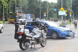 Policjant na motocyklu miał wypadek na Kozanowie