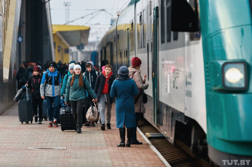 Pesa zmienia Kolej Białoruską. Pasażer: „W końcu zbliżyliśmy się do cywilizacji” [zdjęcia]