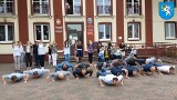 Starostwo Powiatowe w Jędrzejowie dołączyło do #GaszynChallenge. Zobacz, jak drużyna starosty robiła pompki dla Wojtusia (WIDEO)