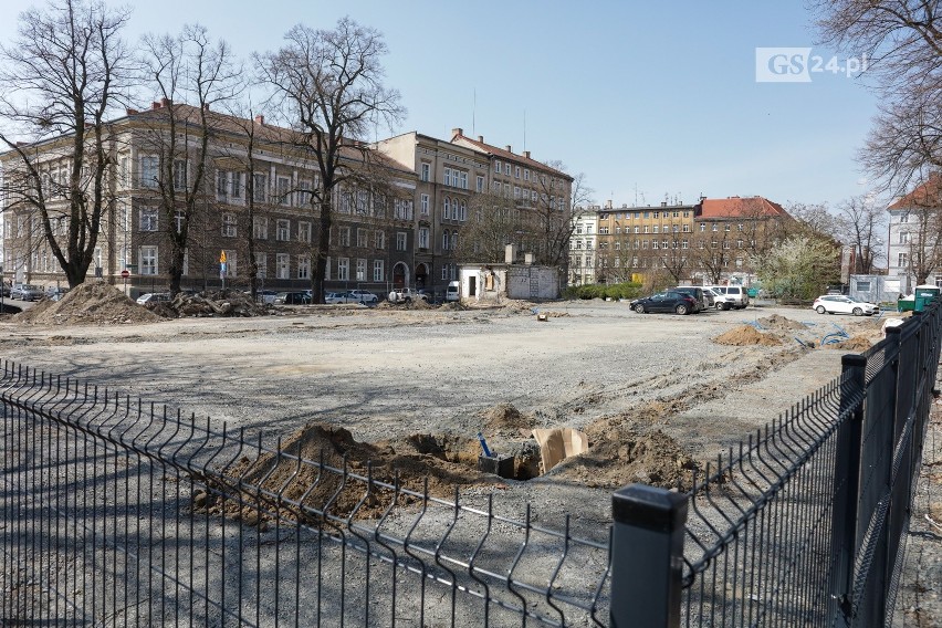 Parking na placu Zawiszy w Szczecinie to zły pomysł. Tak uważają (niektórzy) mieszkańcy