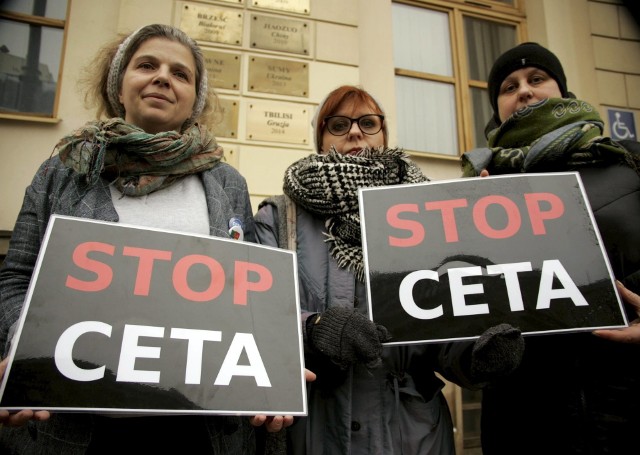 Maria Świetlik (pierwsza z lewej): - CETA jest zagrożeniem dla polskiego rolnictwa